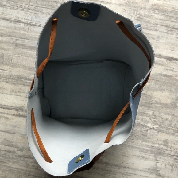 Faux Leather Bucket Bag Purse - Picture 7 of 8